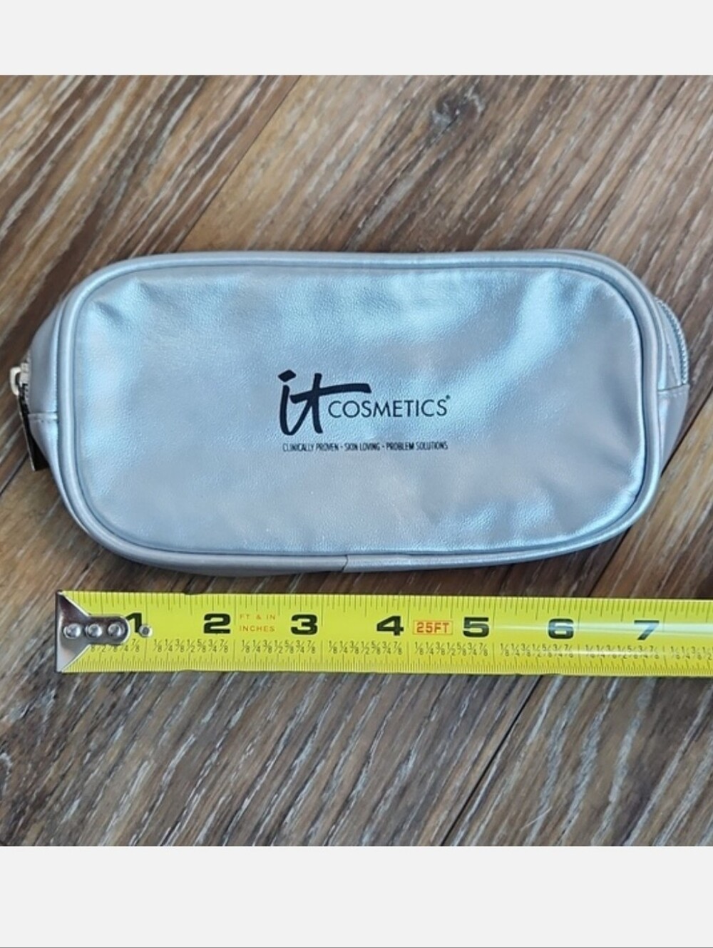 It Cosmetics Makeup Cosmetic Bag Silver